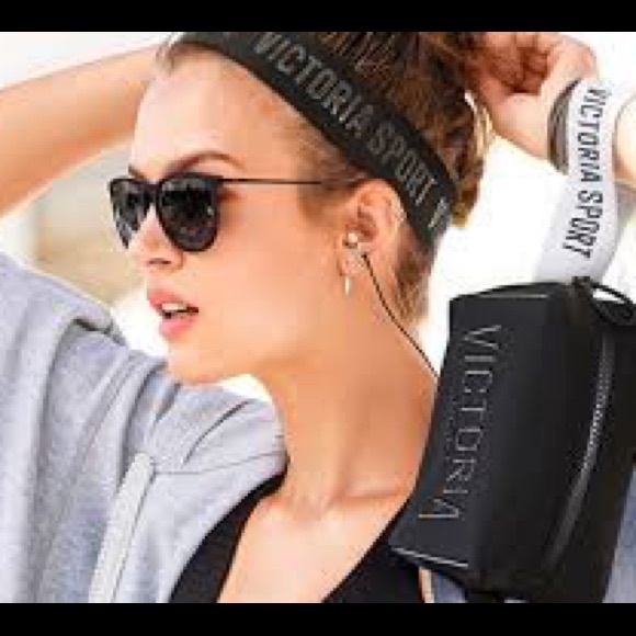 Victoria's Secret Accessories - Victoria’s Secret Sport Black Headband
